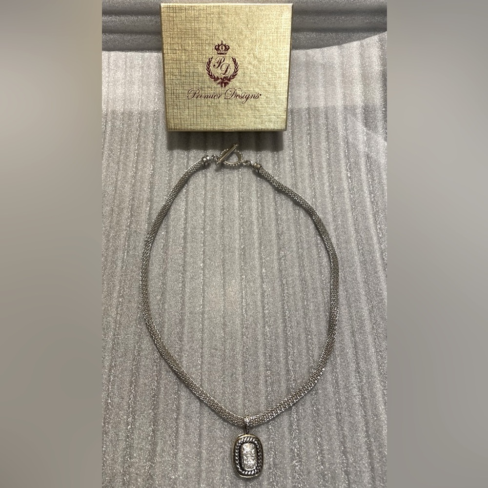 Premier designs cosmetics jewelry necklace